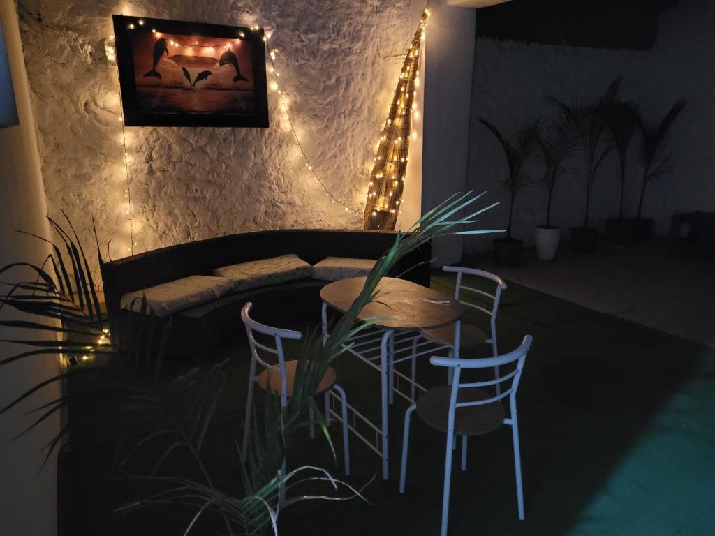 GoodWaves Hostel