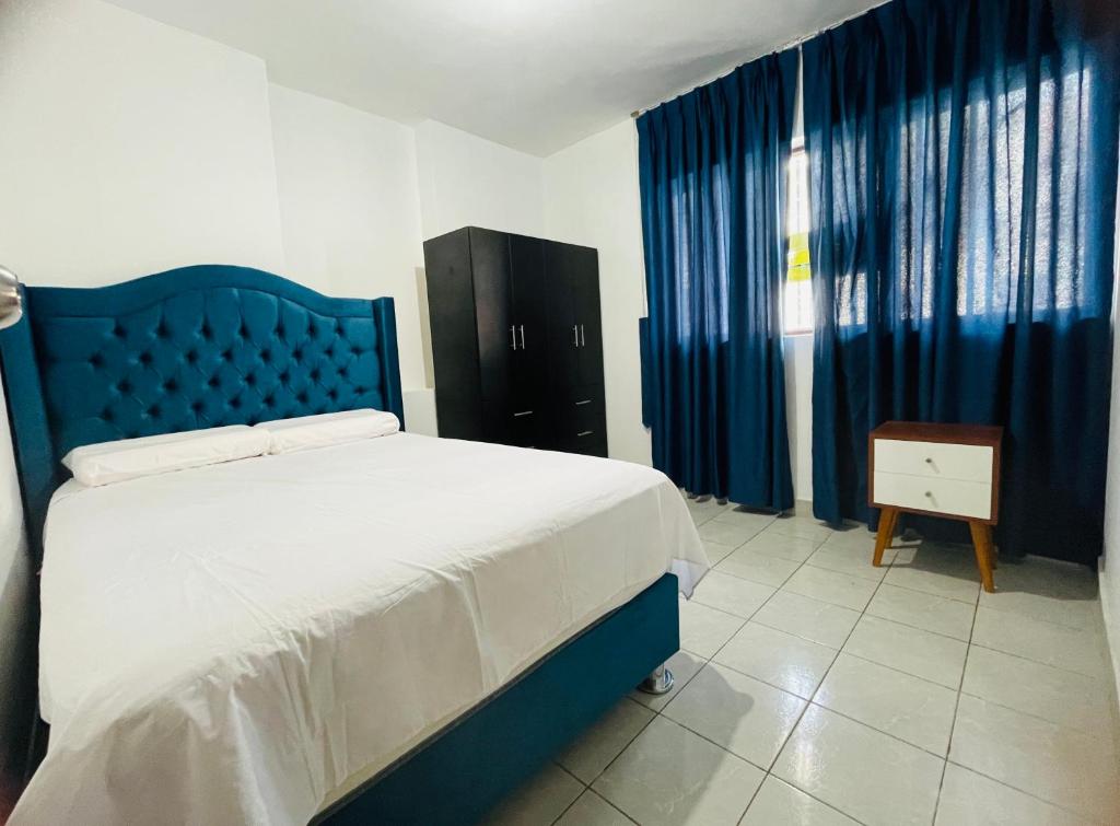 Hermoso Apartamento en el Centro Histórico Trujillo - 1er Piso